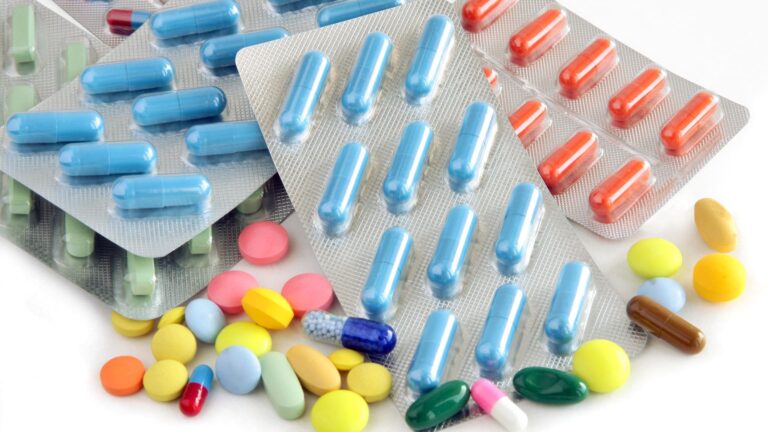 Lire la suite à propos de l’article Prix des médicaments : enjeux globaux et défis actuels